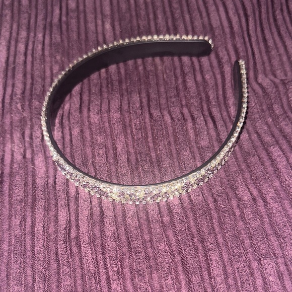 Elegant Silver Crystal Headband - Picture 2 of 2